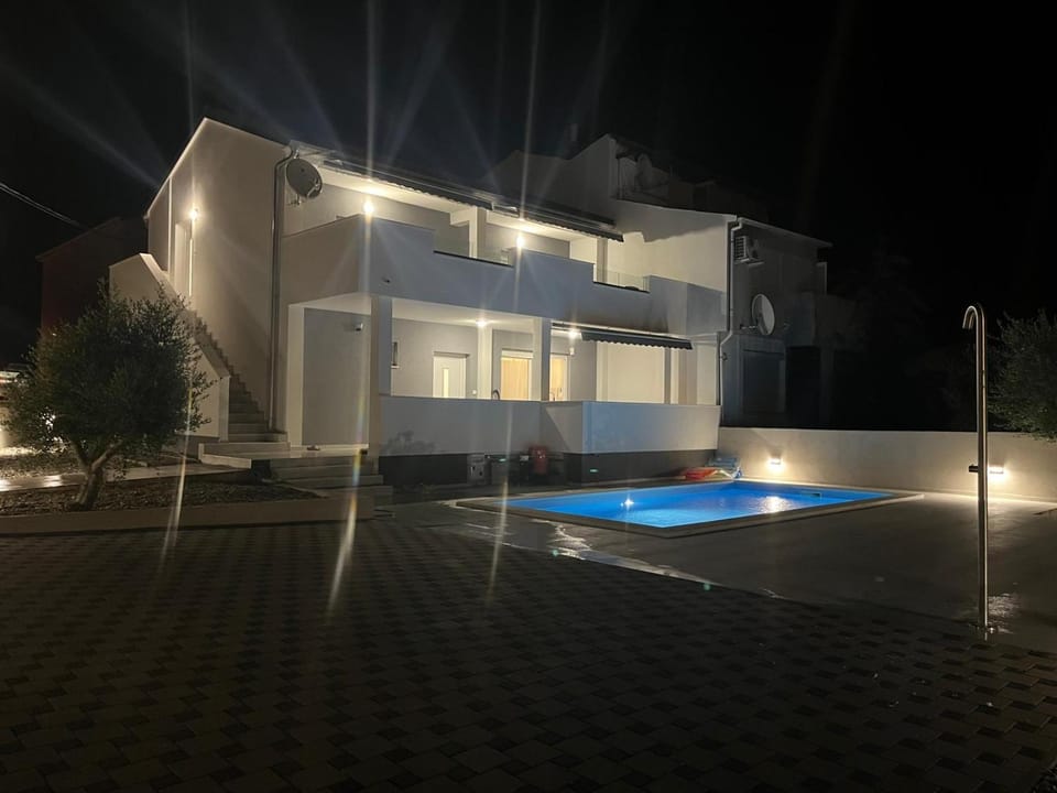 Garden, Swimming pool