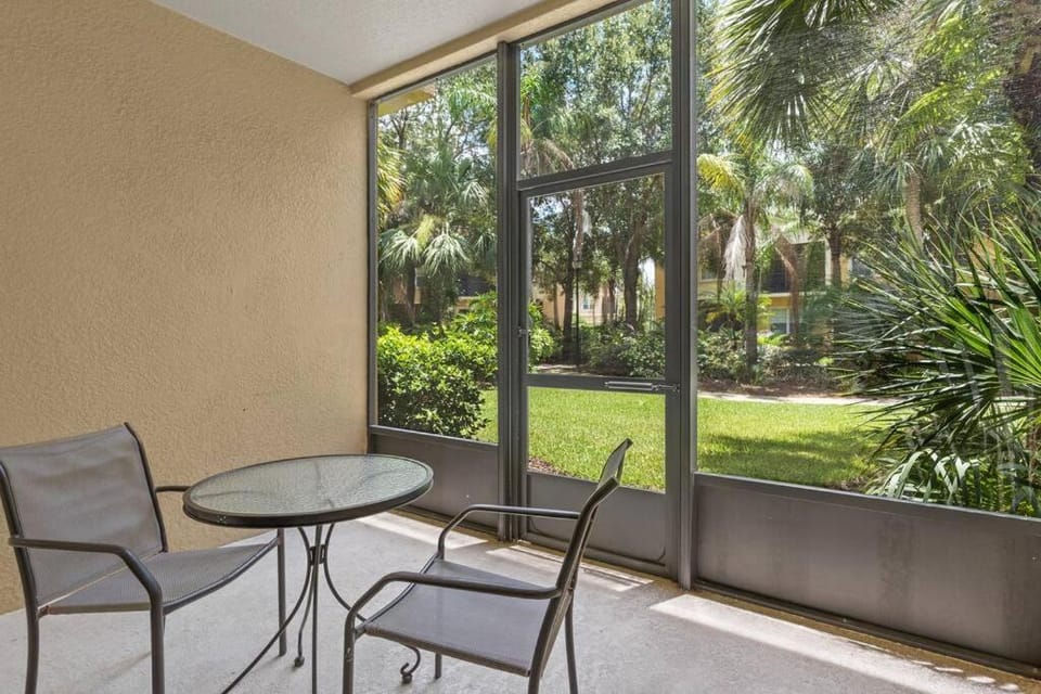 3BR Home 1,5 mi to Disney Lagoon Pool, Spa & Gym House in Four Corners