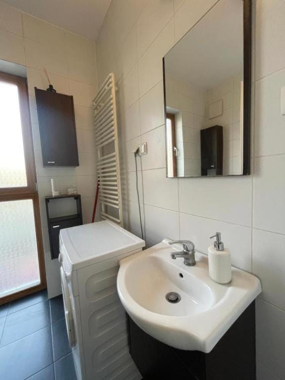 Bathroom, towels