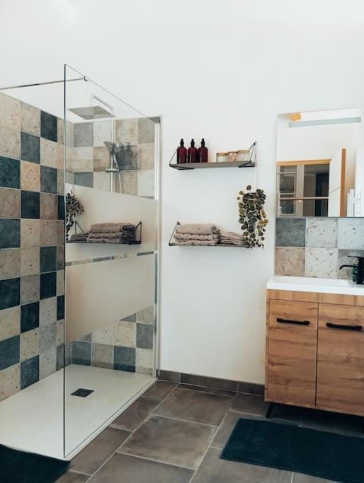 Shower, Bathroom