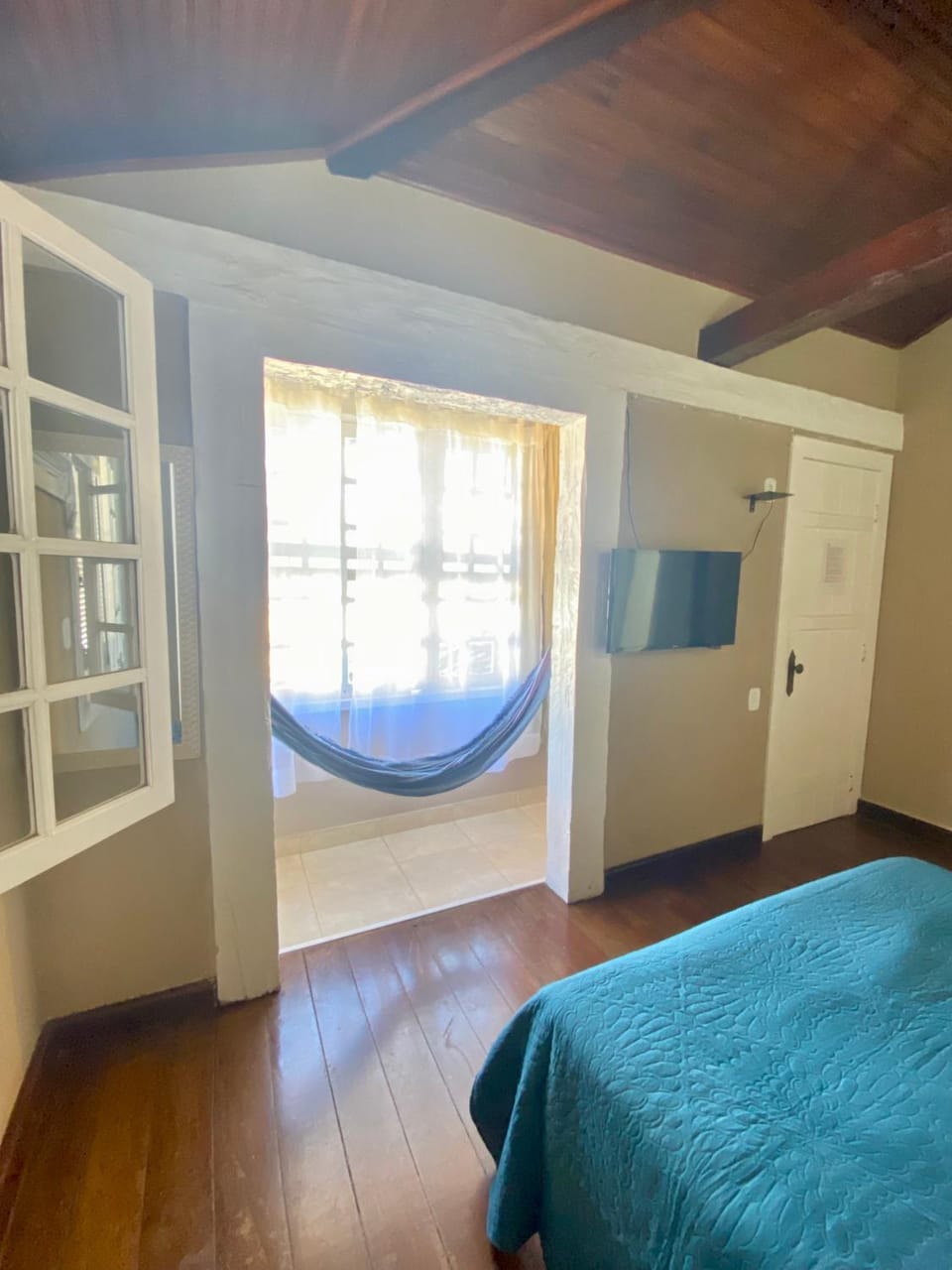 Bed, TV and multimedia, View (from property/room), Balcony/Terrace