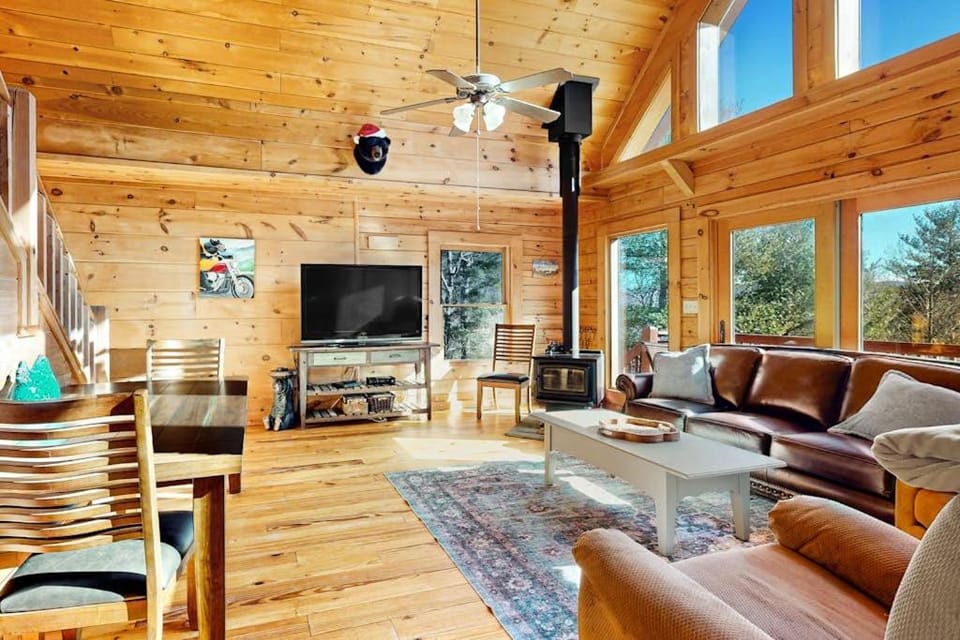 Black Bear Lodge House in North Carolina