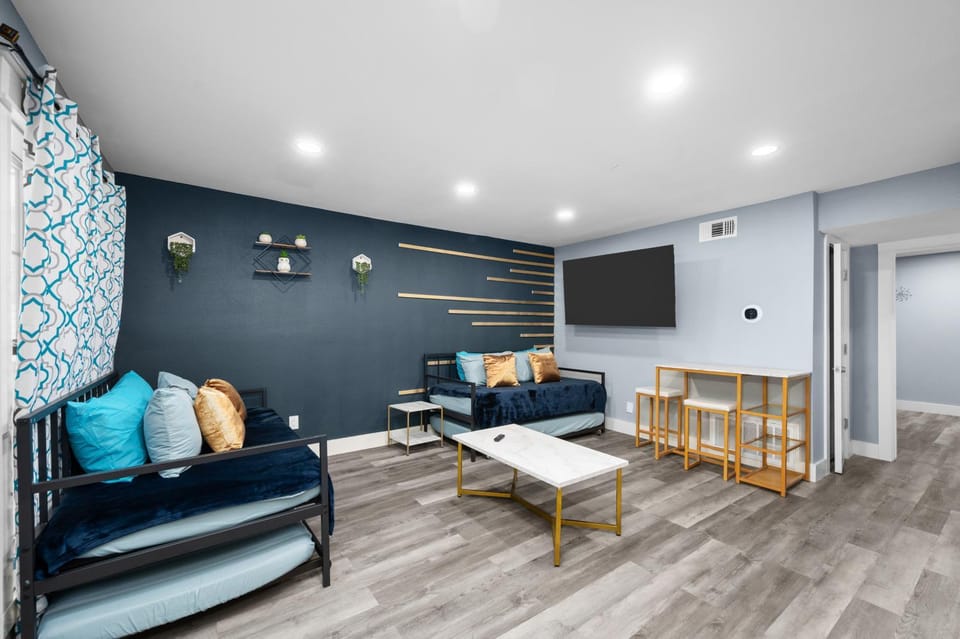 Cute and Stylish 1BR Apt with Pool & Free Park Apartment in Harris County