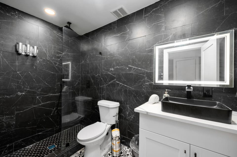 Cute and Stylish 1BR Apt with Pool & Free Park Apartment in Houston
