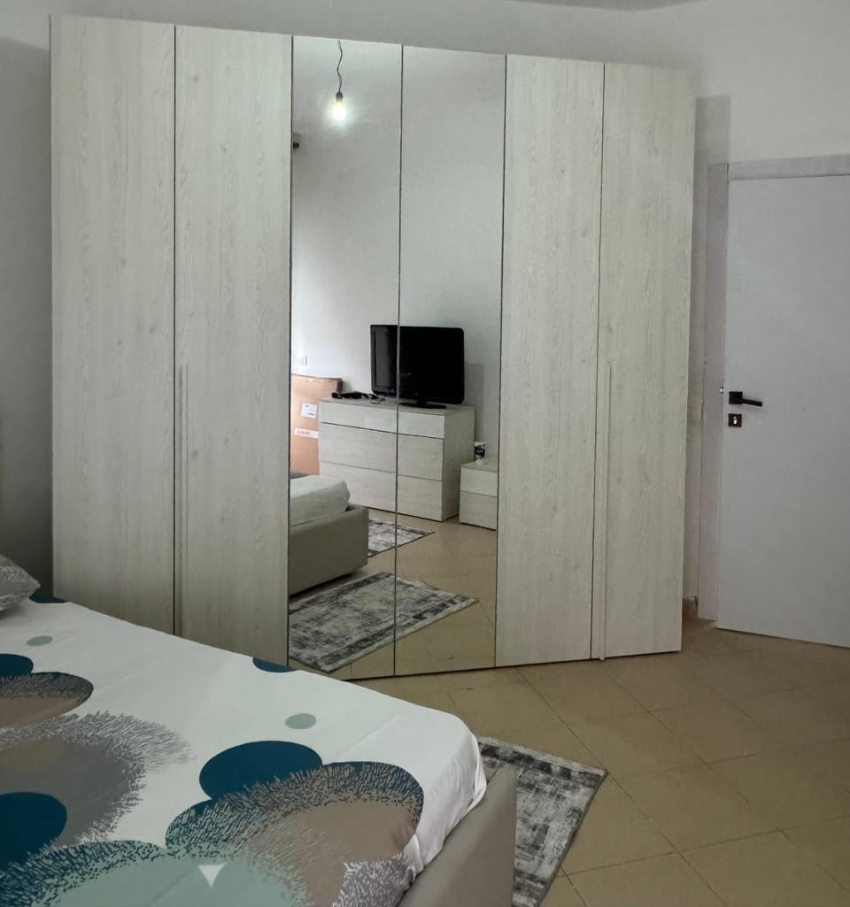 Bed, TV and multimedia, Bedroom, wardrobe