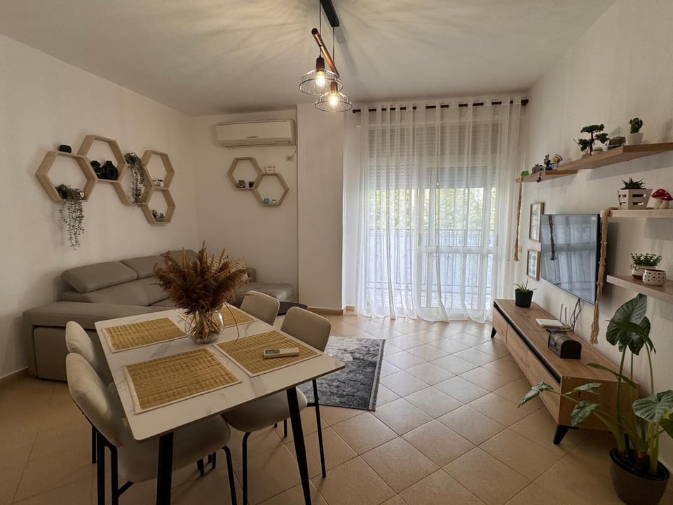 TV and multimedia, Living room, air conditioner