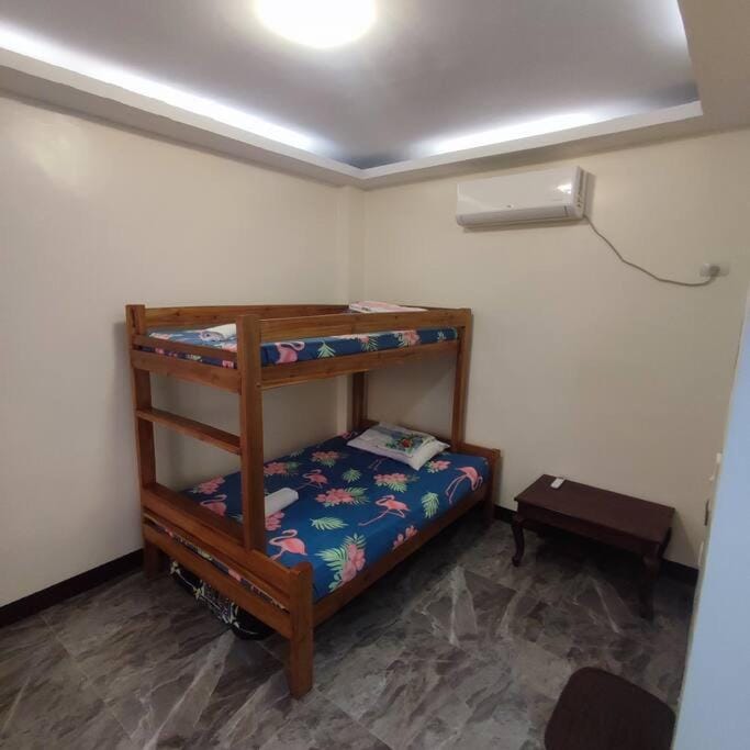 bunk bed, air conditioner