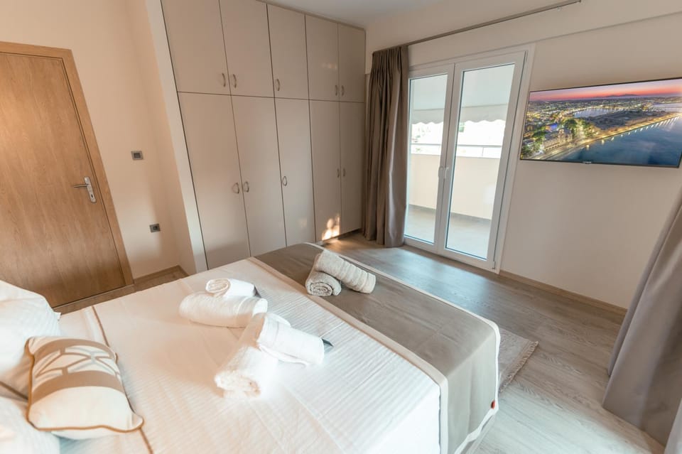 Bed, Photo of the whole room, Bedroom, towels, wardrobe