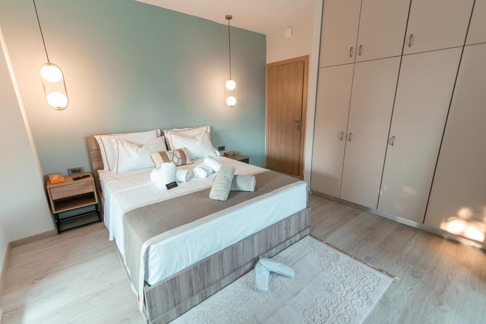 Bed, Photo of the whole room, Bedroom, towels, wardrobe