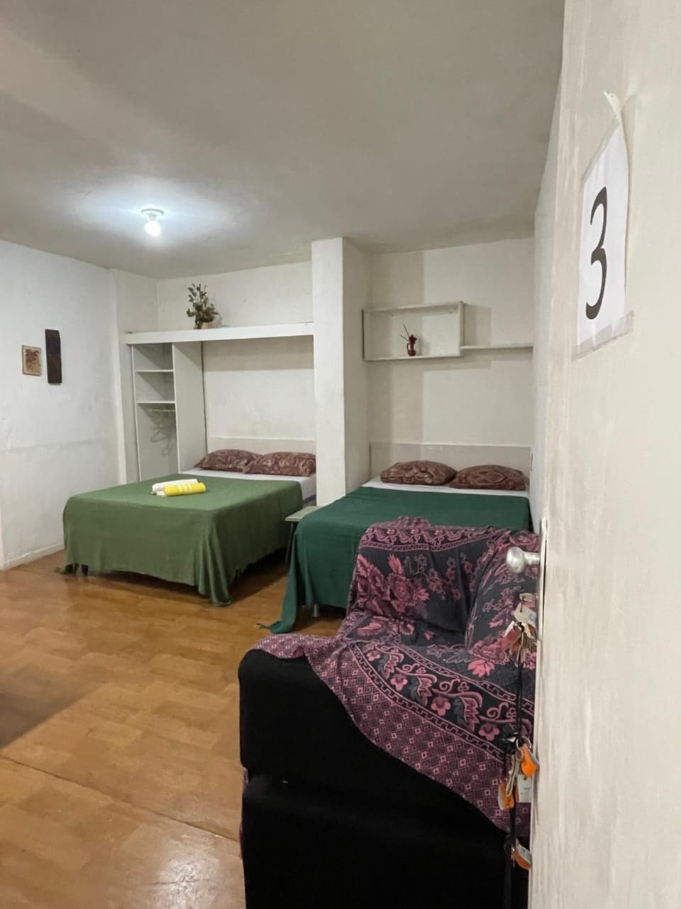 Bed, Photo of the whole room, Seating area
