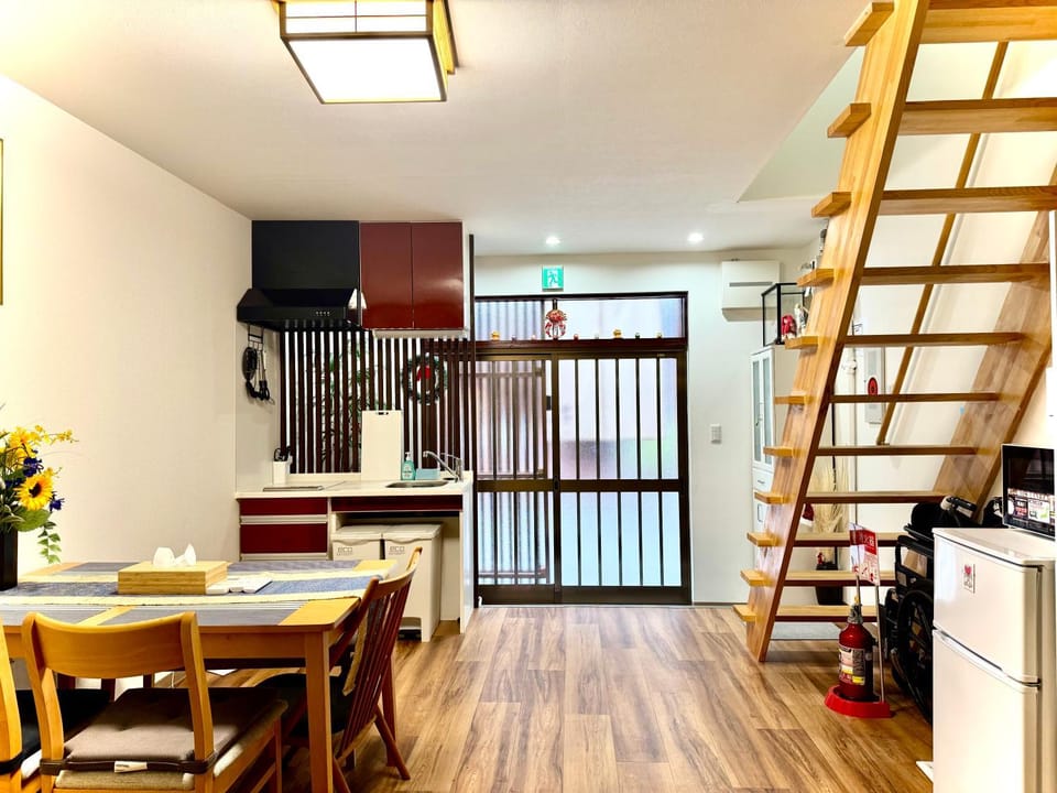 Living room, Dining area