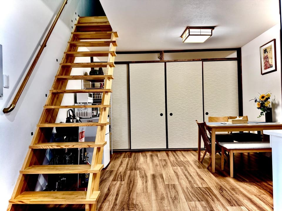 Kitchen or kitchenette, Living room