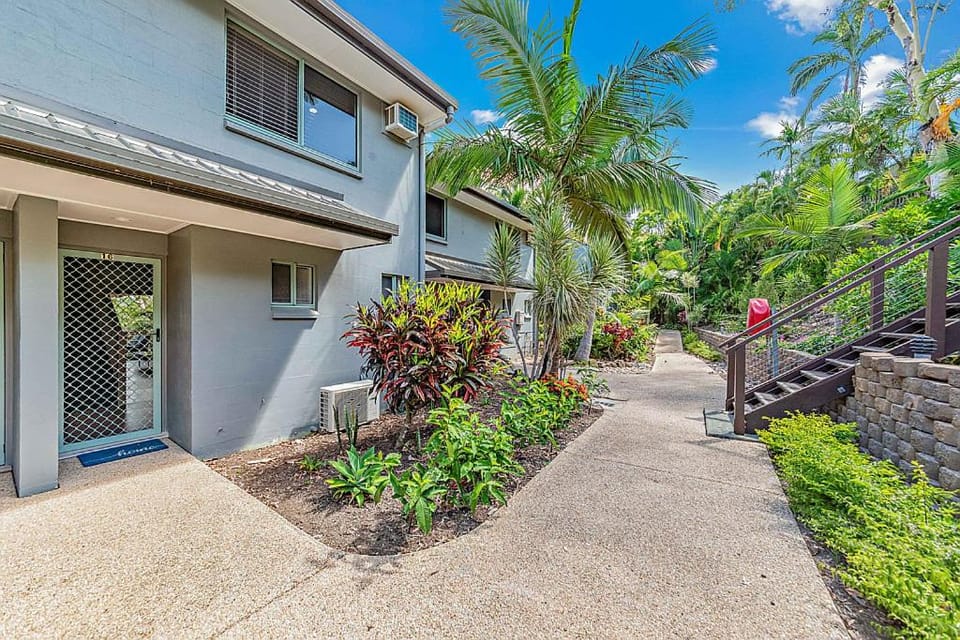 Sunset On Hamilton Island - 2 Bedroom Apartment with views and buggy Apartment in Whitsundays