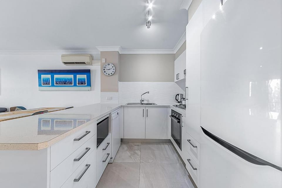 Sunset On Hamilton Island - 2 Bedroom Apartment with views and buggy Apartment in Whitsundays
