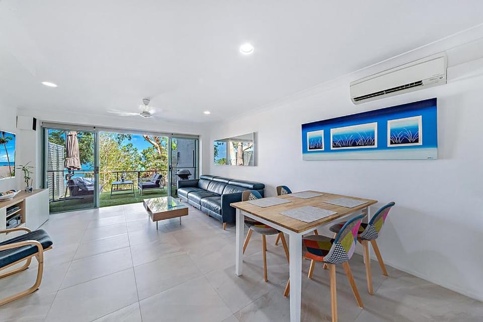 Sunset On Hamilton Island - 2 Bedroom Apartment with views and buggy Apartment in Whitsundays