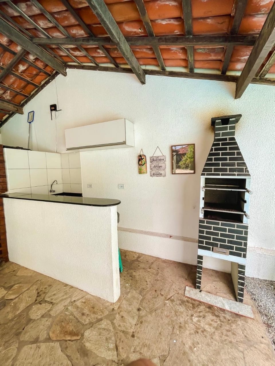 Casasveraneio casa top com 3 suítes com ar condicionado a 100 m da Praia - Barra de São Miguel, 7 minutos do gunga e 3 da praia bonita e conchas ! Área gourmet com piscina privativa e churrasqueira! condomínio com muito verde e piscina de 10m! House in State of Alagoas, Brazil
