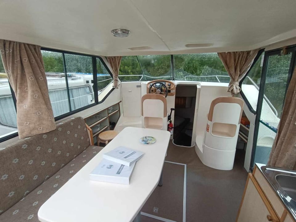 Séjour Original sur l'Eau - Bateau à Quai à Pontailler-sur-Saône - API-1-46-18 Docked boat in Jura