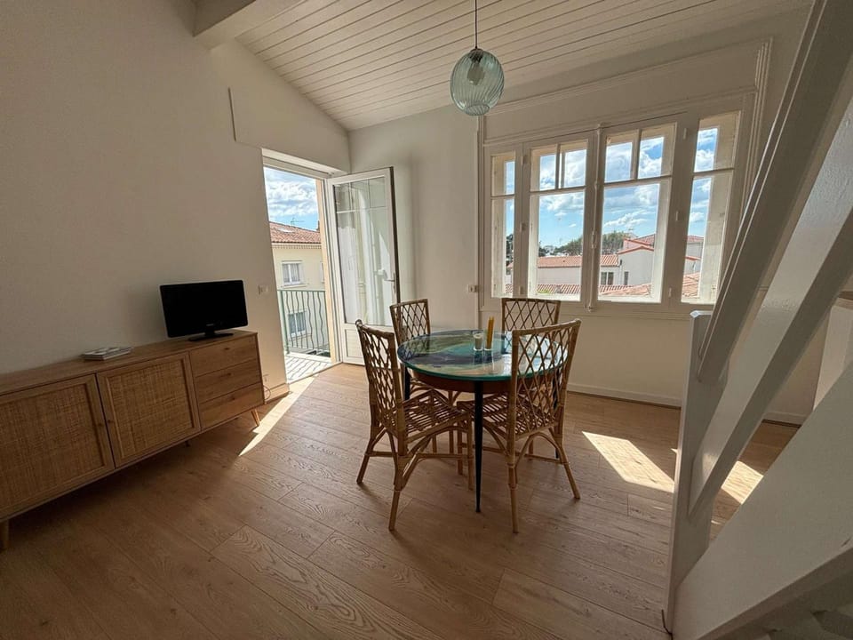 Appartement cosy pour 4 pers, Royan, parking - FR-1-494-196 Apartment in Royan