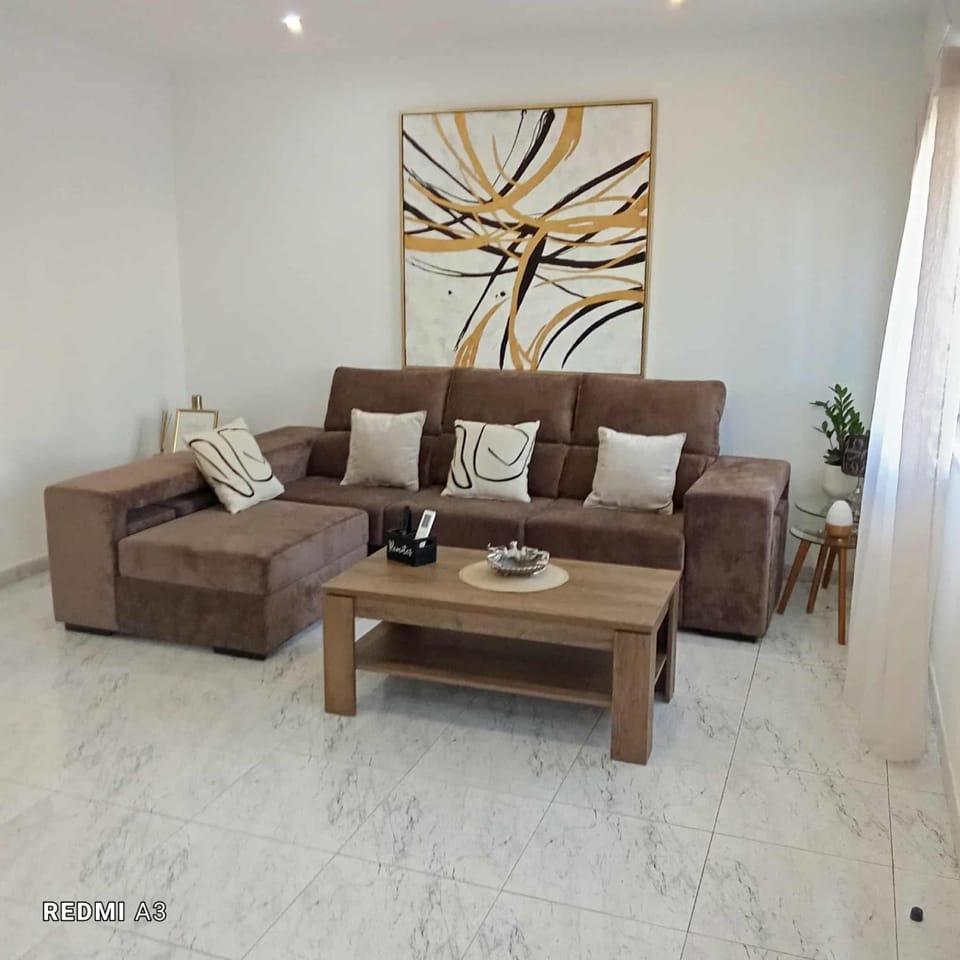 Communal lounge/ TV room, heating, air conditioner