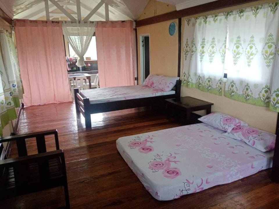 Bed, Living room, Photo of the whole room, Bedroom