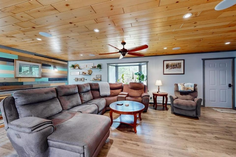 Cozy Oaks House in Wisconsin