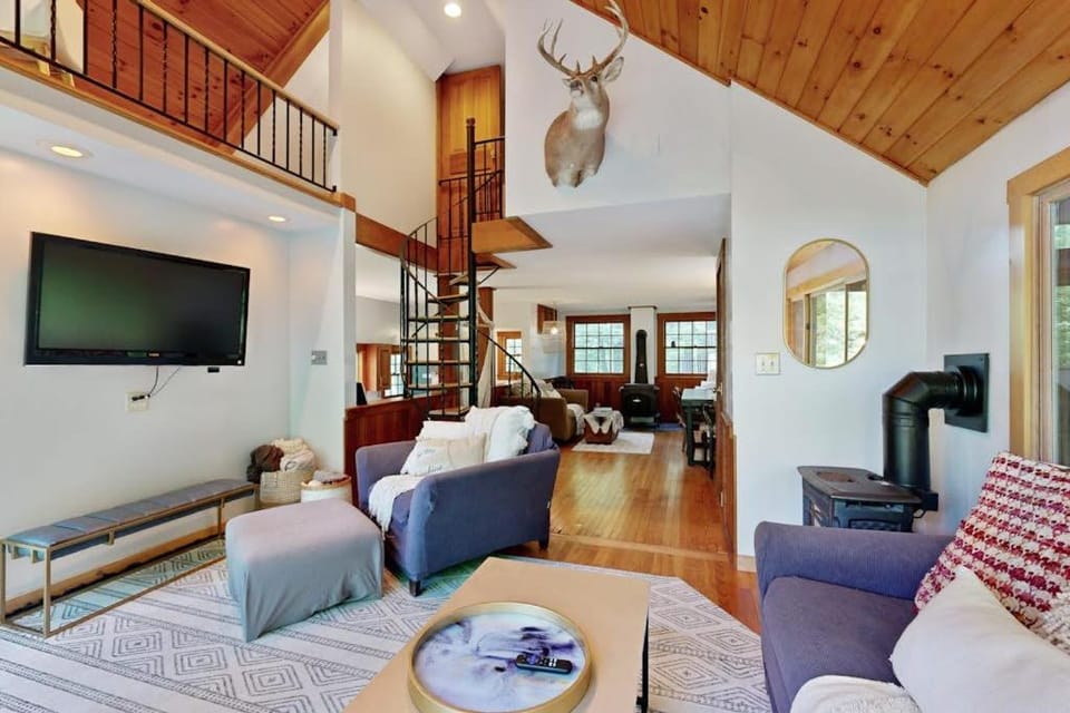 Wild Blue Yonder House in Barnard