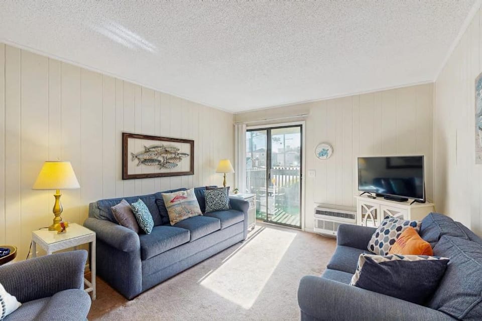 Beach Happy Place Apartment in North Myrtle Beach