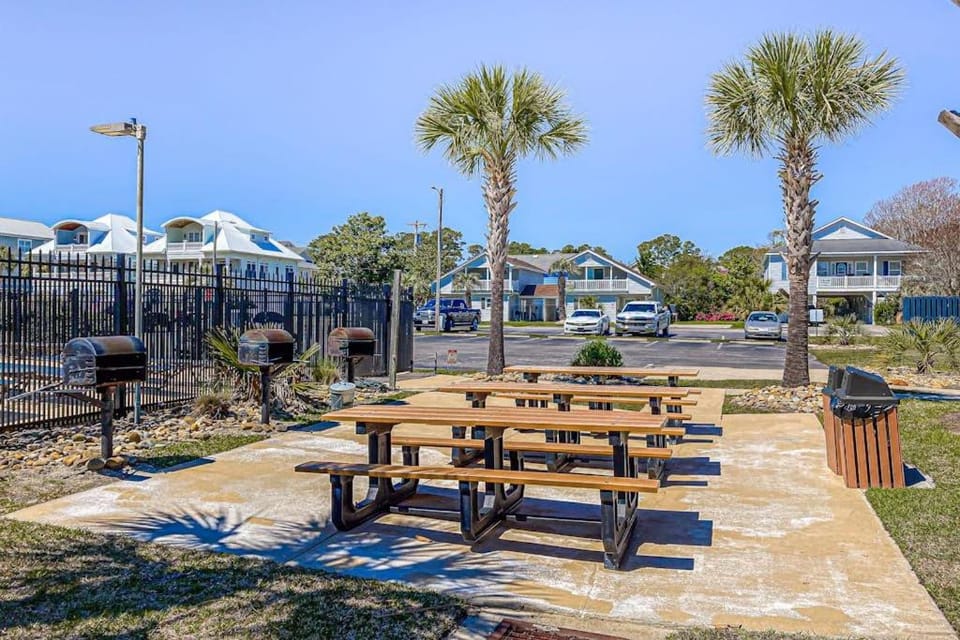 Beach Happy Place Apartment in North Myrtle Beach