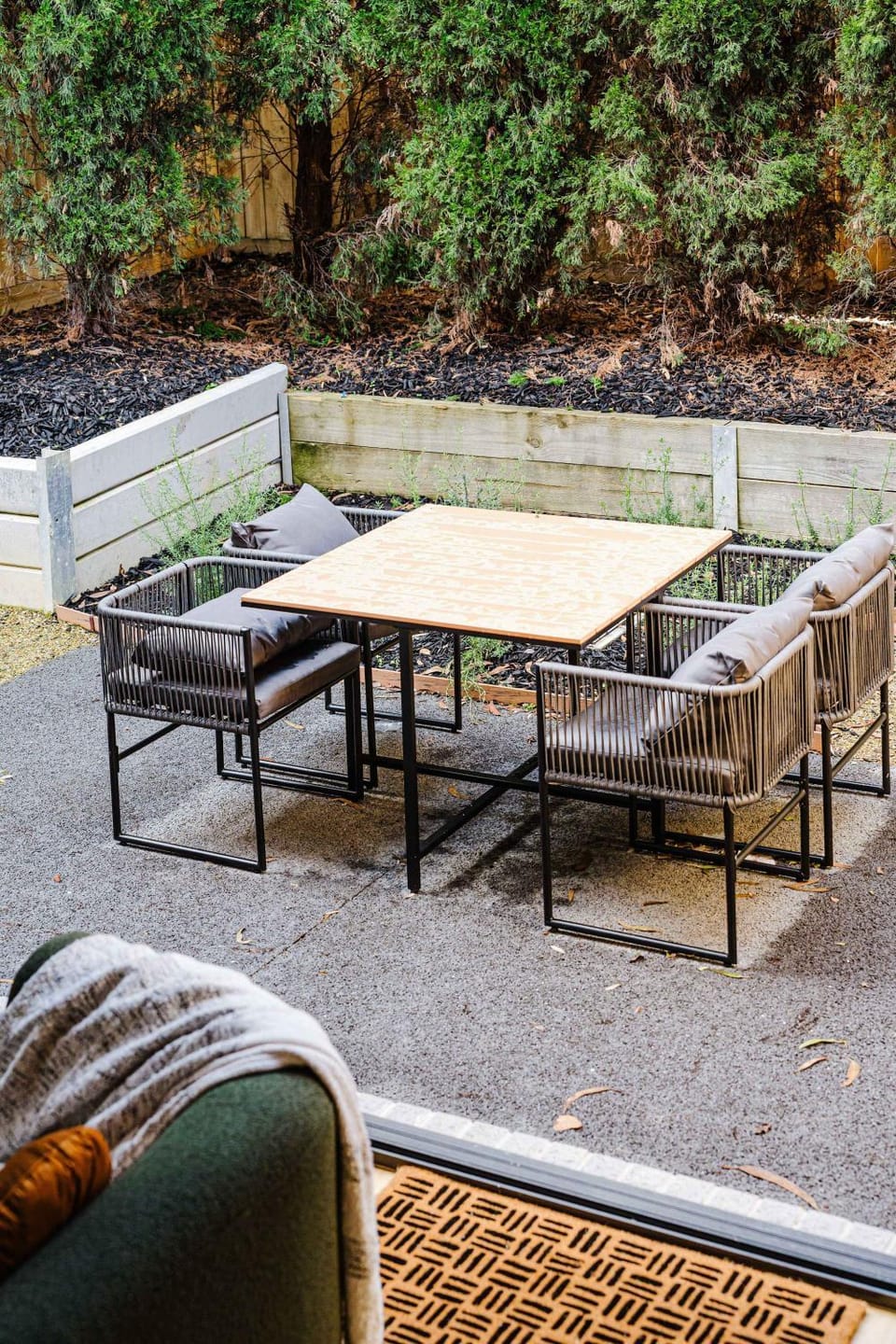 Stylish 4BR Family Townhouse with Private Courtyard House in Melbourne