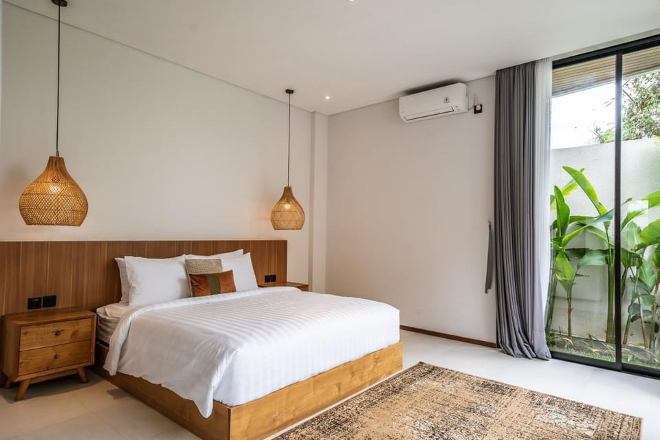 Bed, Bedroom, air conditioner