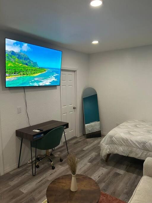 TV and multimedia, Living room, Bedroom