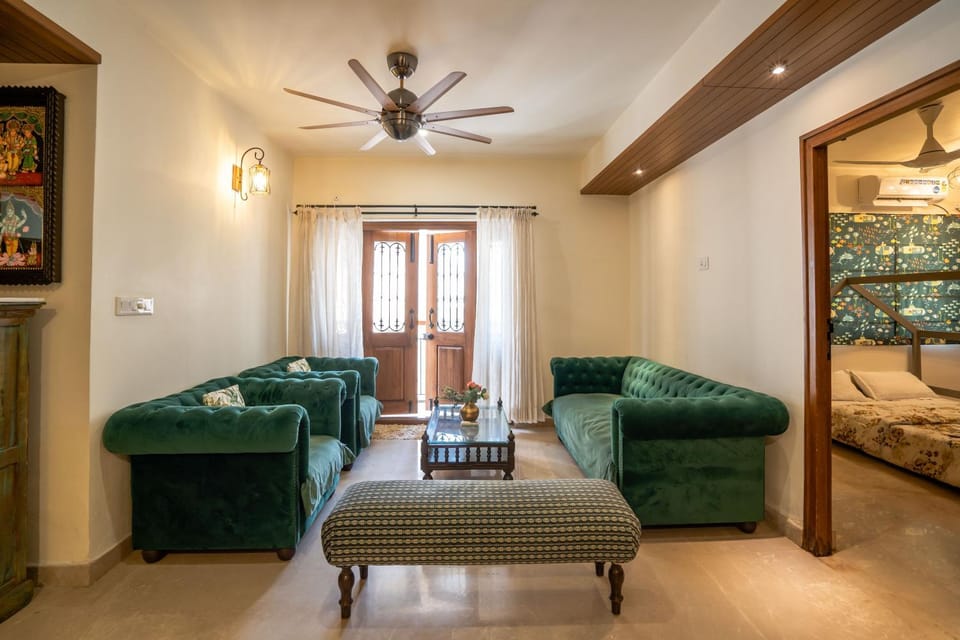 Living room, Seating area