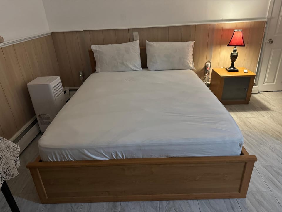 The White Pearl Vacation rental in Iselin