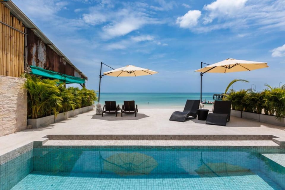 Beachfront 4BR Villa with Private Pool - Ocean Access Villa in Ko Pha-ngan Sub-district