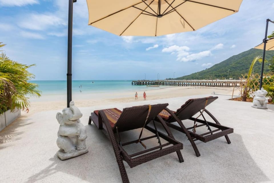 Beachfront 4BR Villa with Private Pool - Ocean Access Villa in Ko Pha-ngan Sub-district
