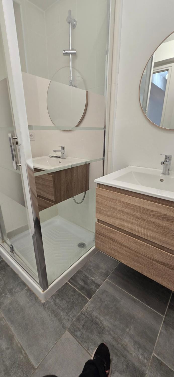 Shower, Bathroom