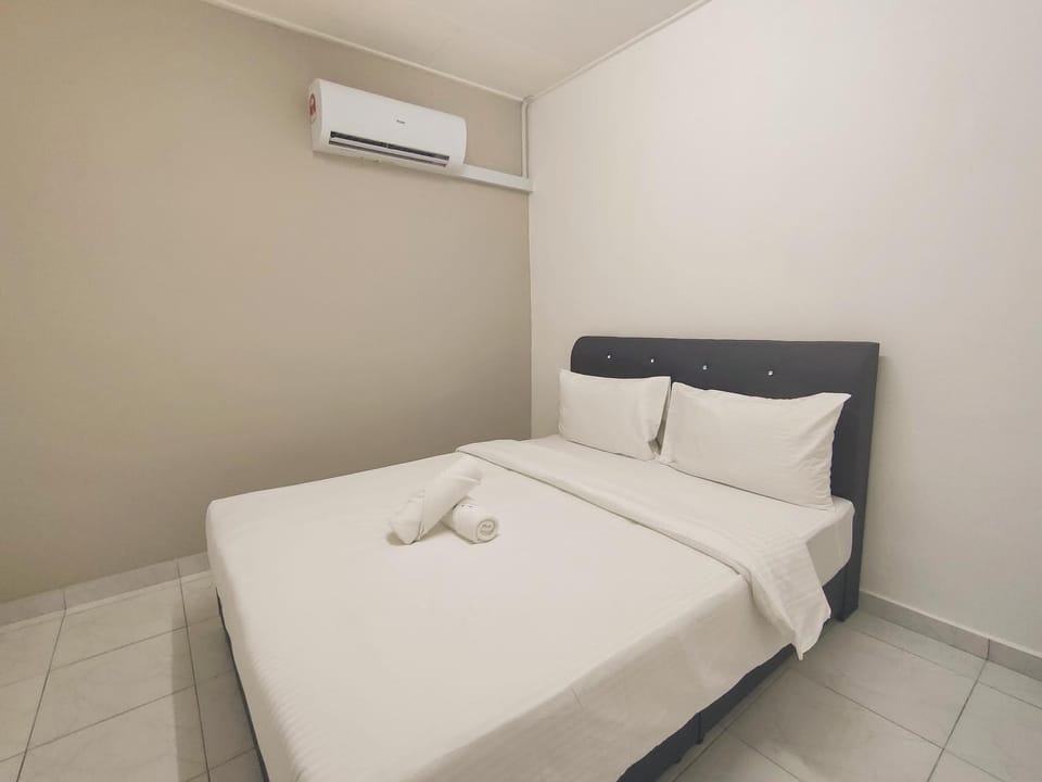 Molek Premium Suite 3R2B at Johor Bahru by Maco Home House in Johor Bahru