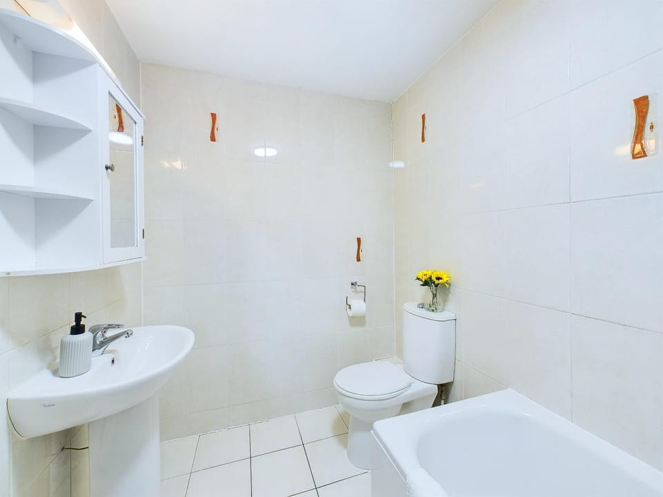 Shower, Toilet, Bathroom, Bath, towels