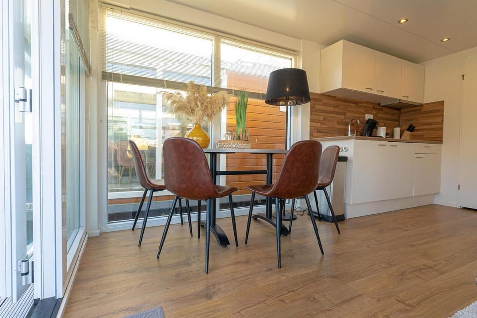 Kitchen or kitchenette, Living room, Dining area, pet friendly, stove