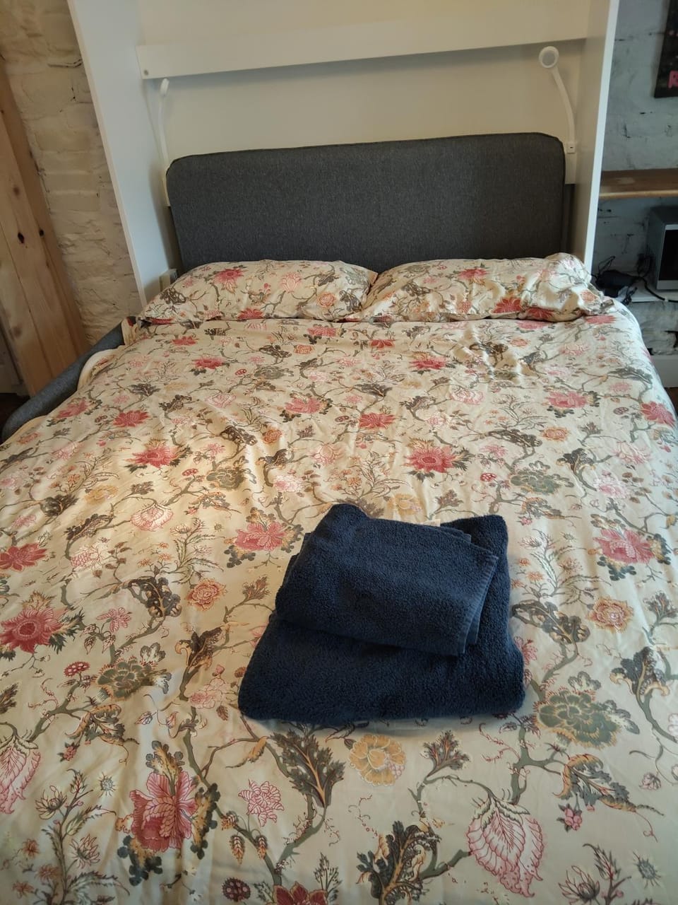 Stay in Annascaul Village at Aido's Apartment in County Kerry