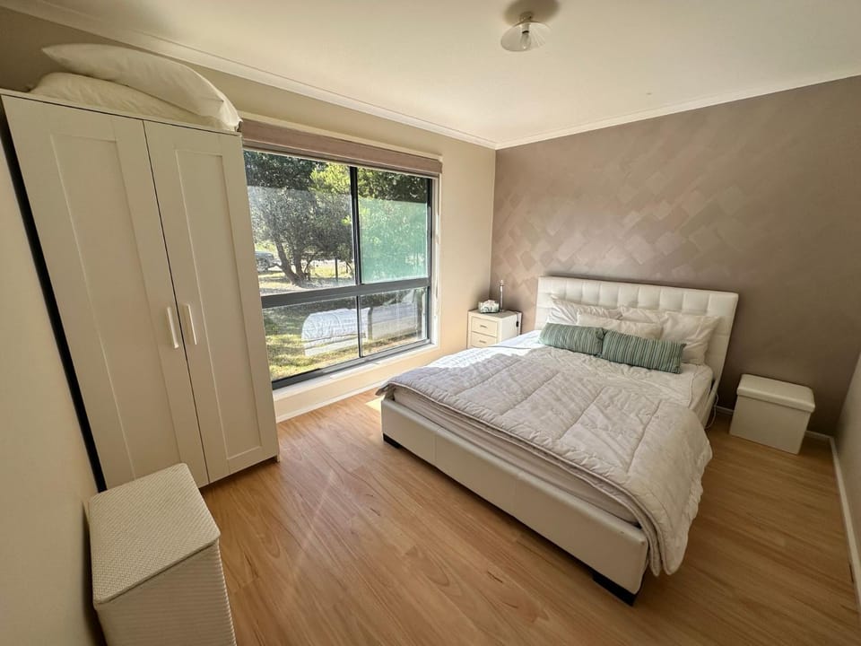 Bed, Photo of the whole room, Bedroom, wardrobe