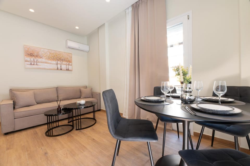 Living room, Seating area, Dining area