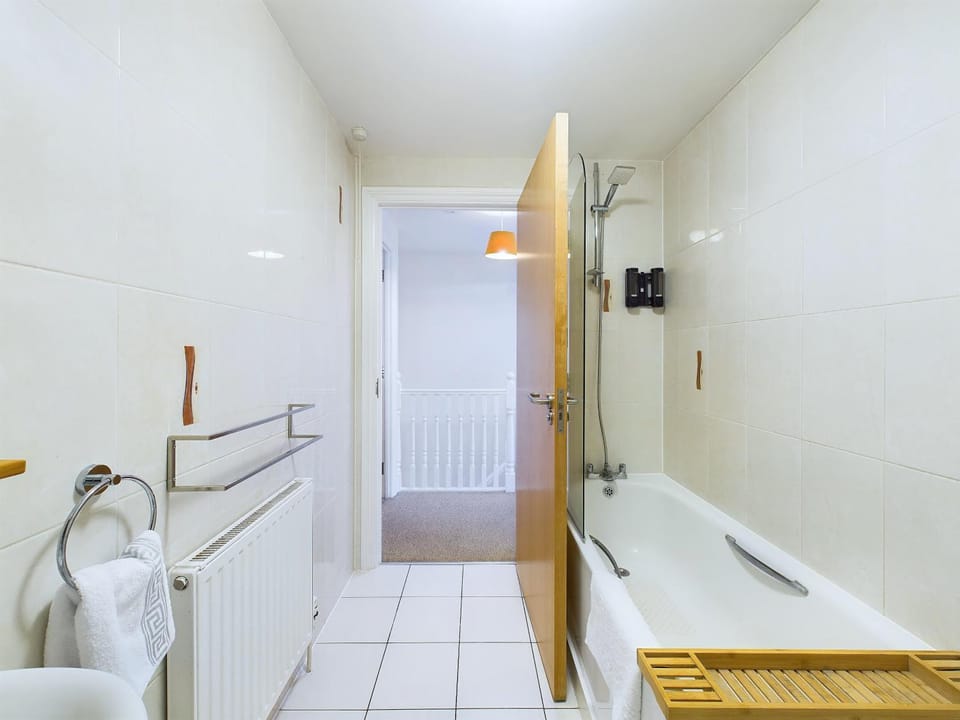 Shower, Toilet, Bathroom, Bath