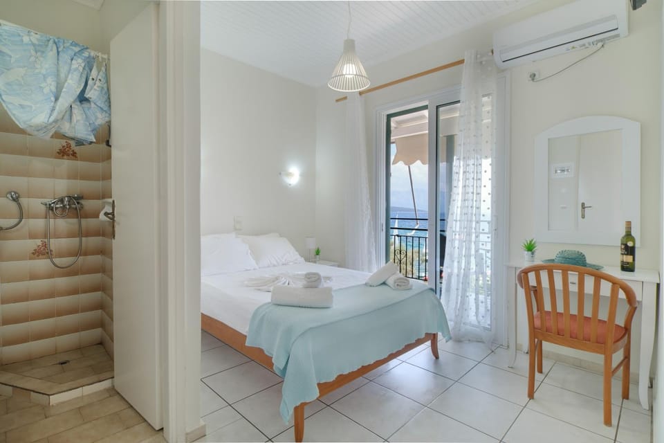 Living room, Bedroom
