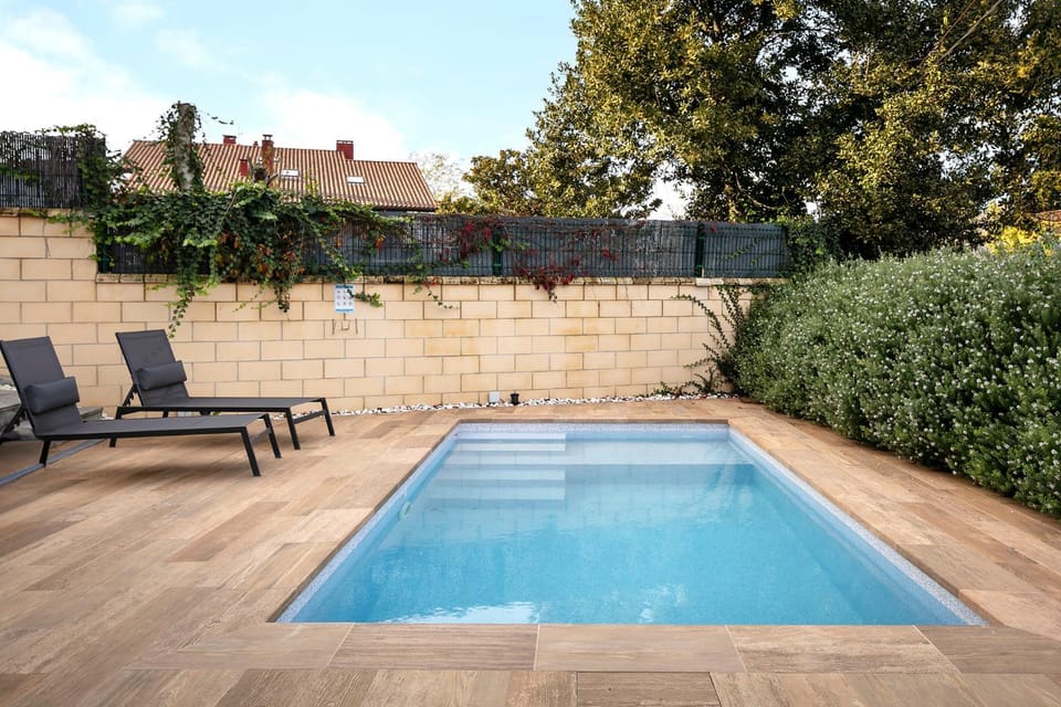 Patio, Pool view, Swimming pool, sunbed