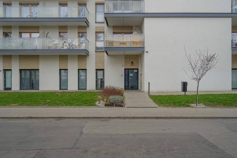 Property building, Facade/entrance, Off site