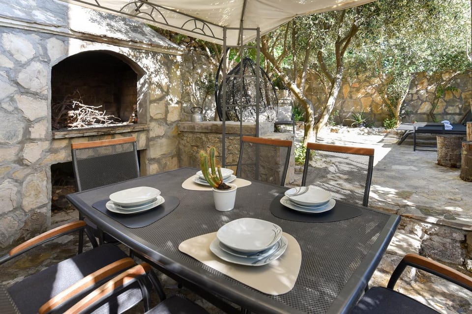 Patio, Seating area