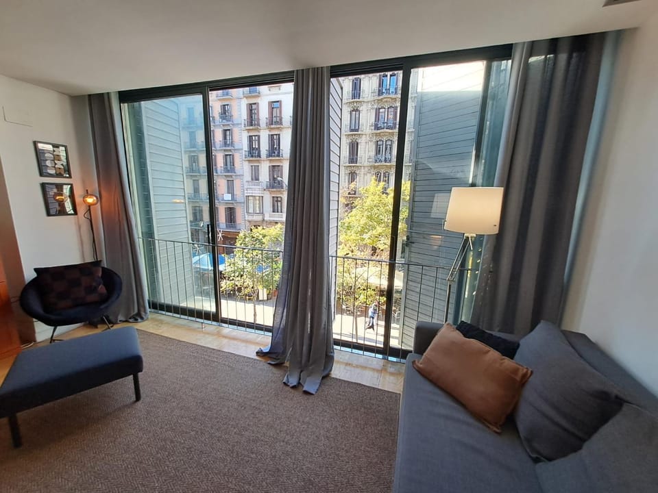 Central Barcelona Stay - Rambla de Catalunya Views Apartment in Barcelona