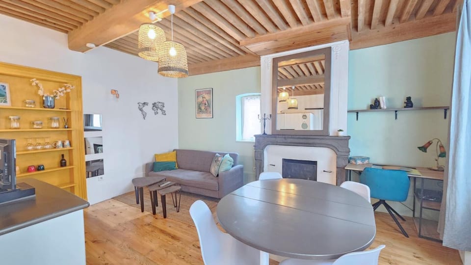 Living room, Dining area