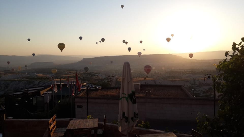 View (from property/room), Balcony/Terrace, Landmark view, Mountain view
